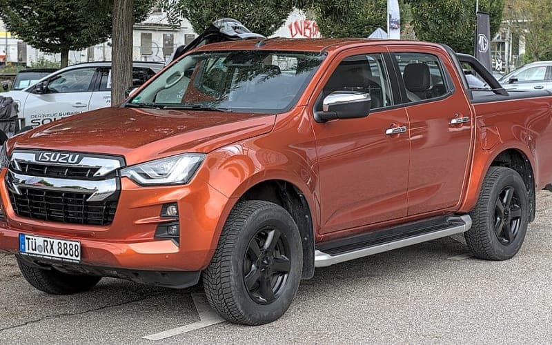 Isuzu D-Max V-Cross taxi for hire in Himachal Pradesh