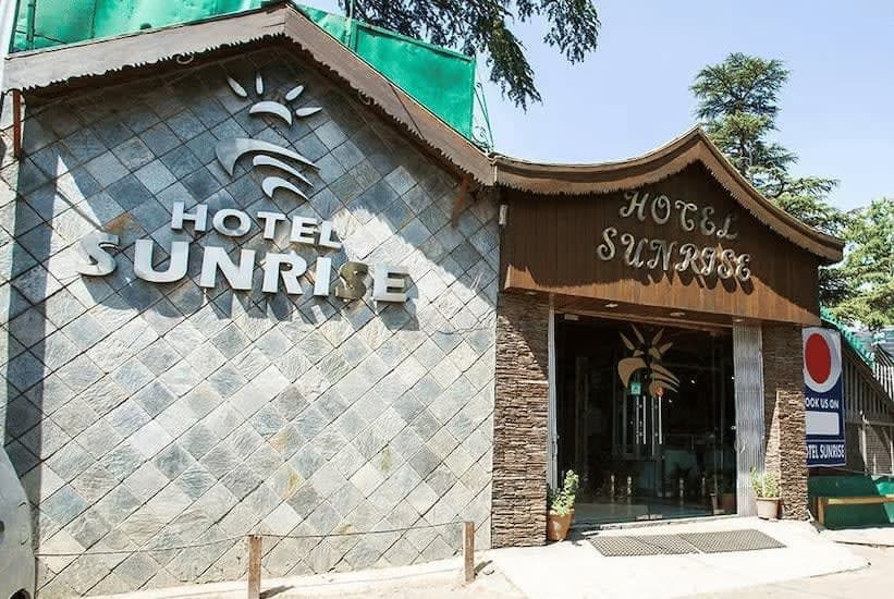 Jakhoo Temple hilltop with Hanuman statue