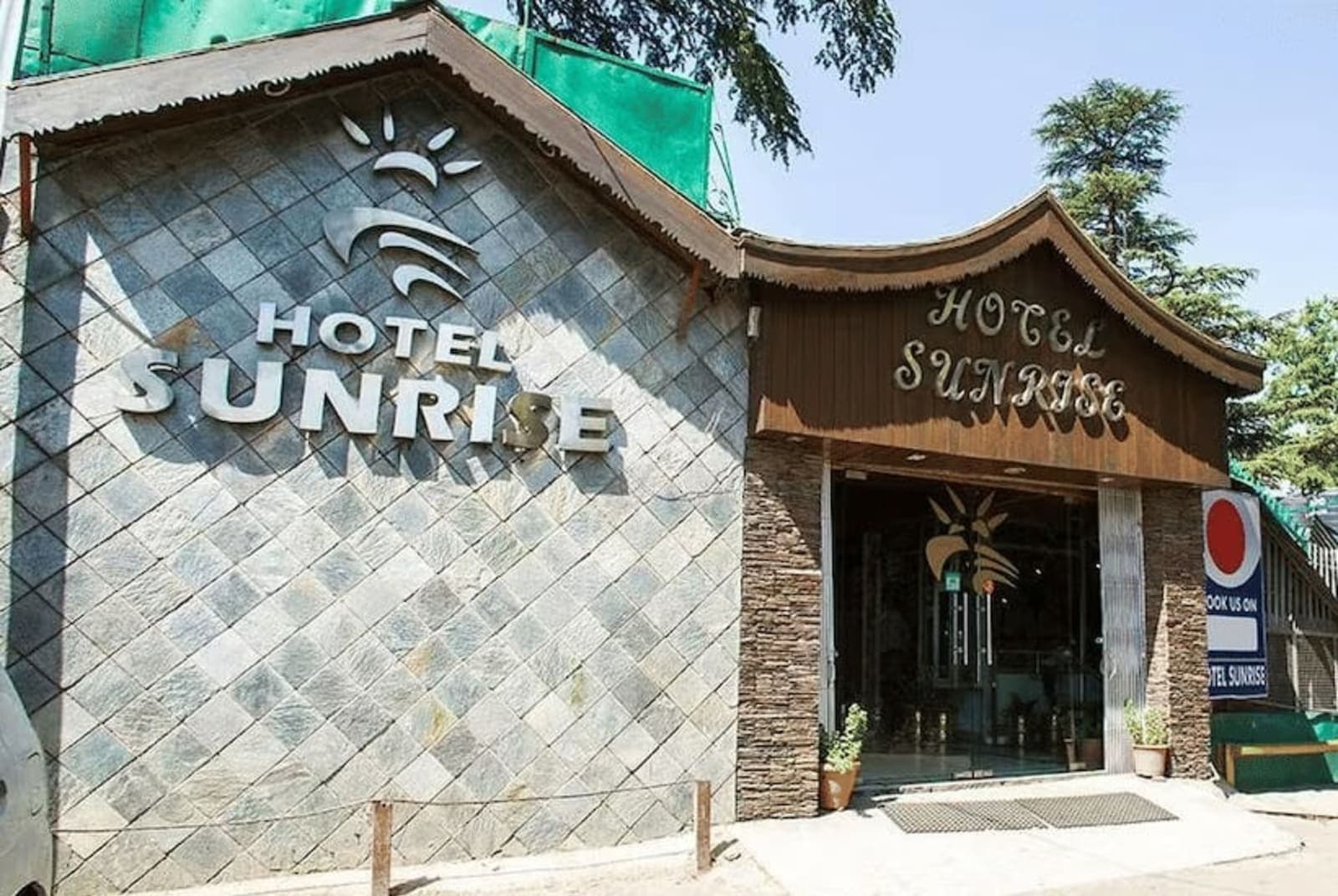 Jakhoo Temple & Tibetan Monastery