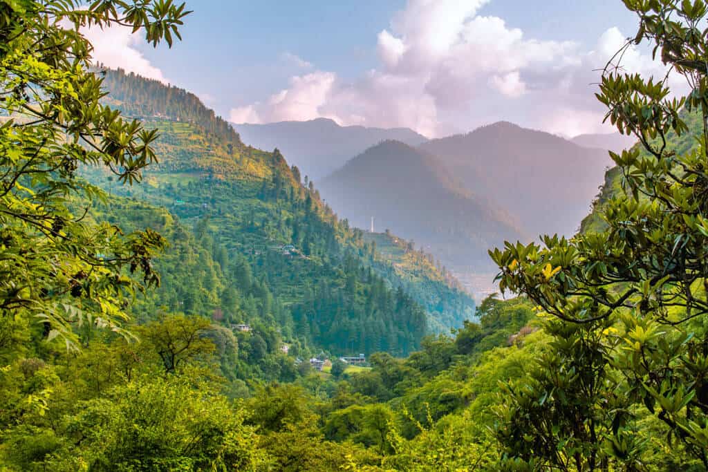 Manali Sissu Tirthan Valley